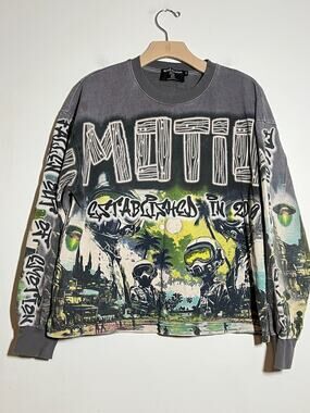 Mixed Emotion EUC Graphic Gray UFO Long Sleeved Tee Shirt M